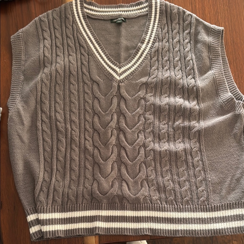 Wild Fable Gray V-Neck Cable Knit Sweater